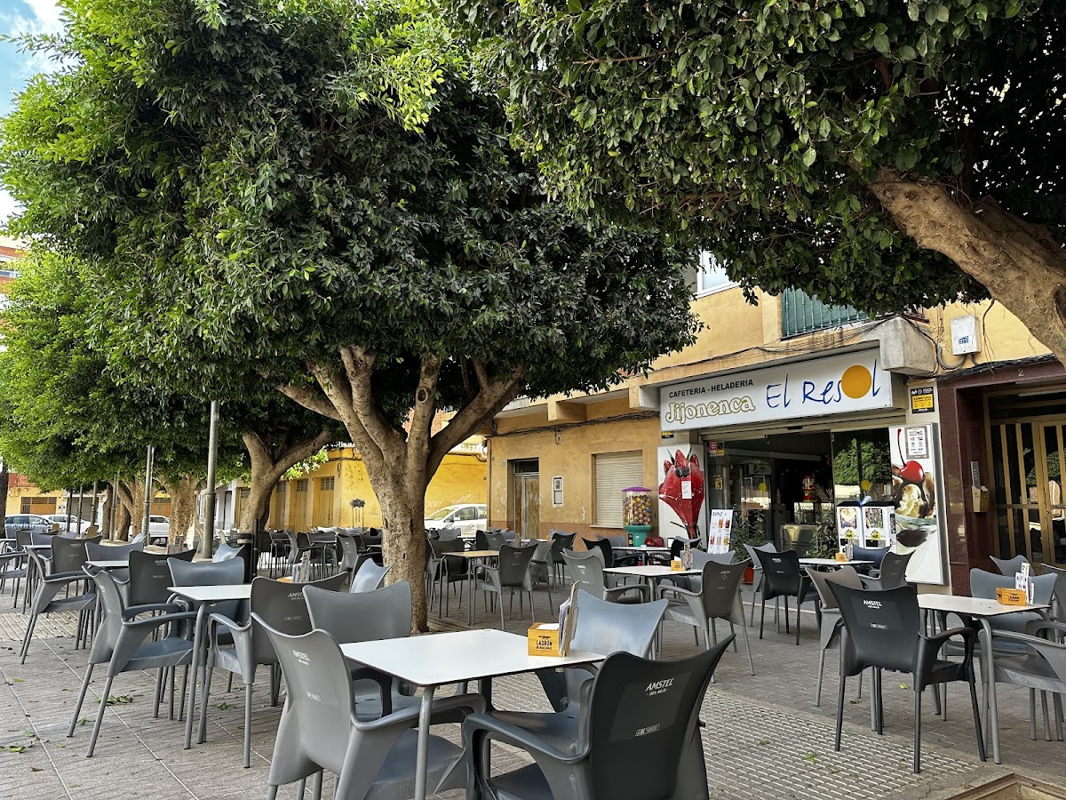 Cafetería Heladería Jijonenca El Resol